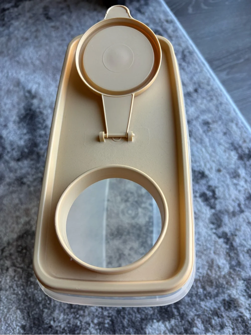 Tupperware Beige Food Storage Container Lid with Flip Pour Spout